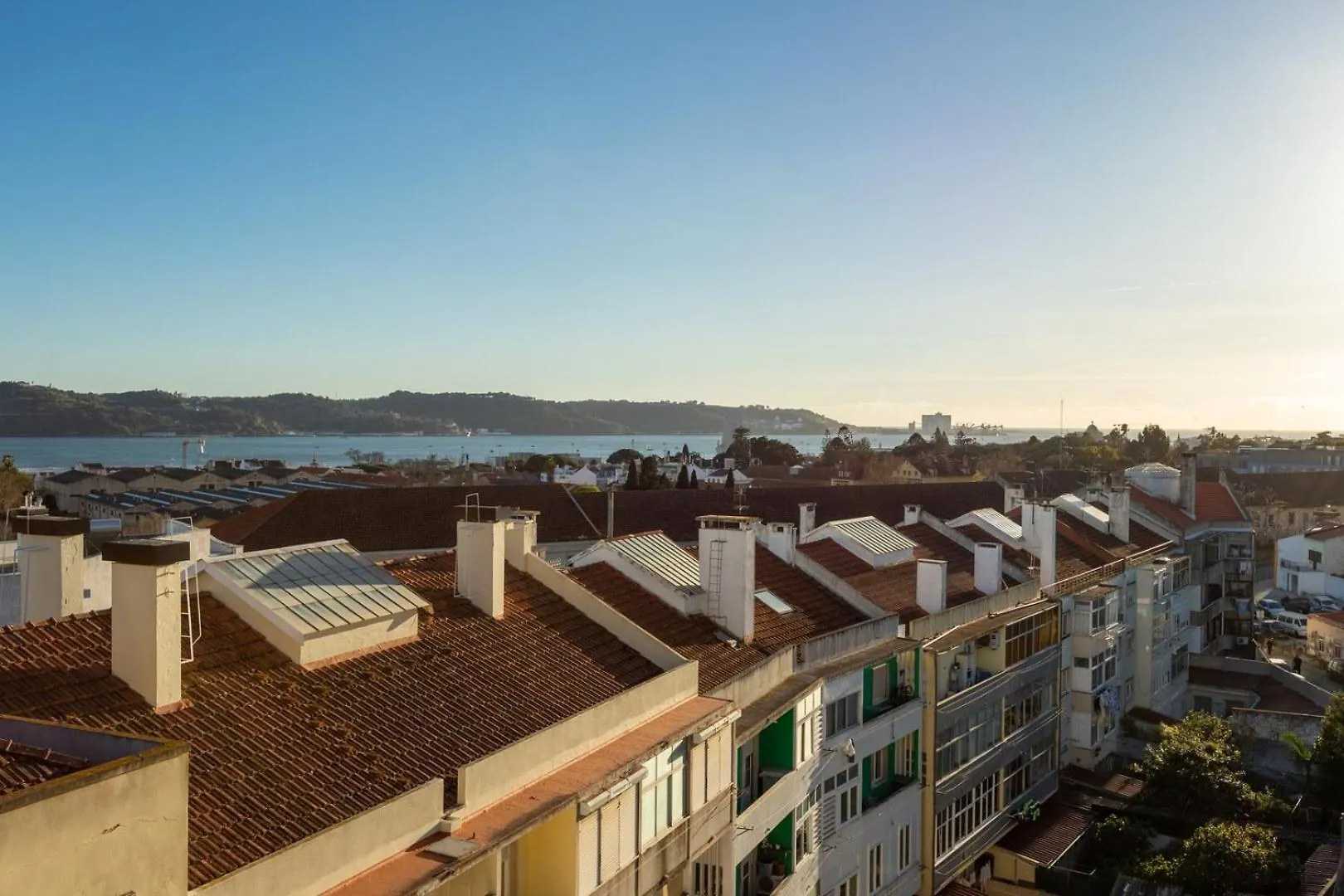 아파트 Luxurious Loft : Bridge-View Rooftop | By Airnest 리스본 포르투갈