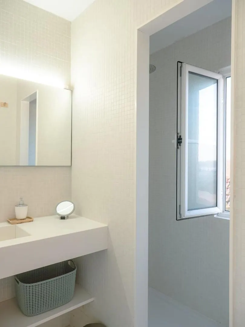 Luxurious Loft : Bridge-View Rooftop | By Airnest Lisboa Apartmán